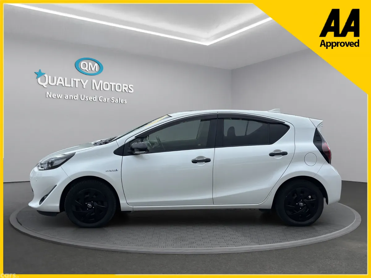 Toyota Aqua Hatchback, Petrol Hybrid, 2020, White