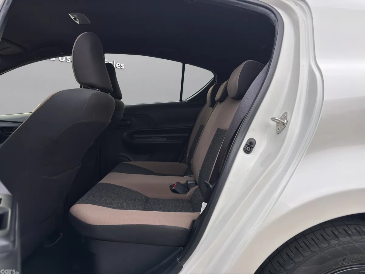 Toyota Aqua Hatchback, Petrol Hybrid, 2020, White