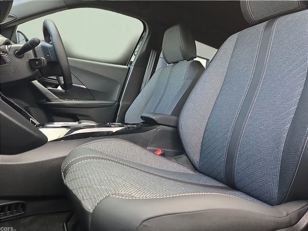 Peugeot 2008 SUV, Petrol Hybrid, 2026, Black