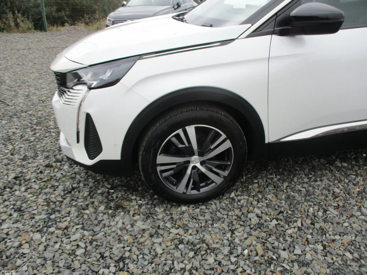 Peugeot 3008 MPV, Diesel, 2023, White