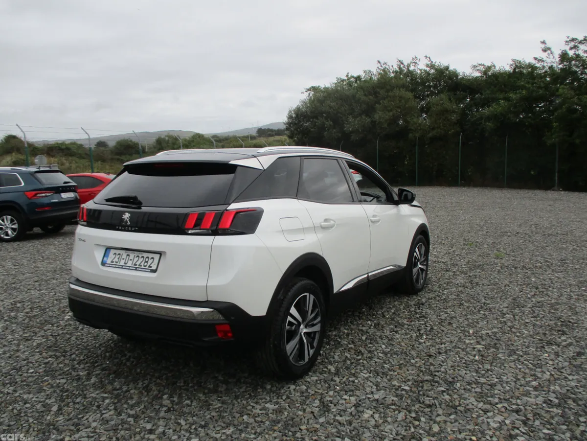 Peugeot 3008 MPV, Diesel, 2023, White