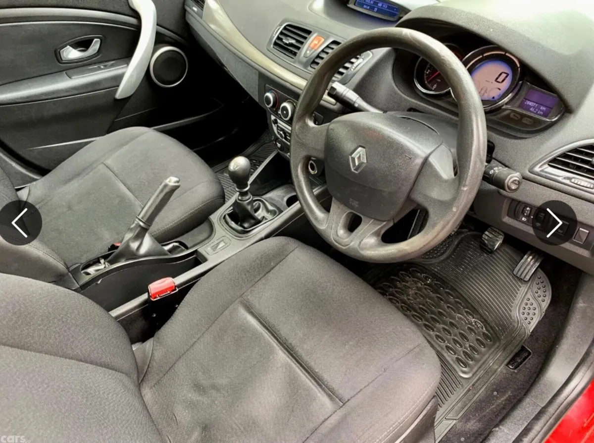 Renault Fluence Saloon, Diesel, 2015, Red
