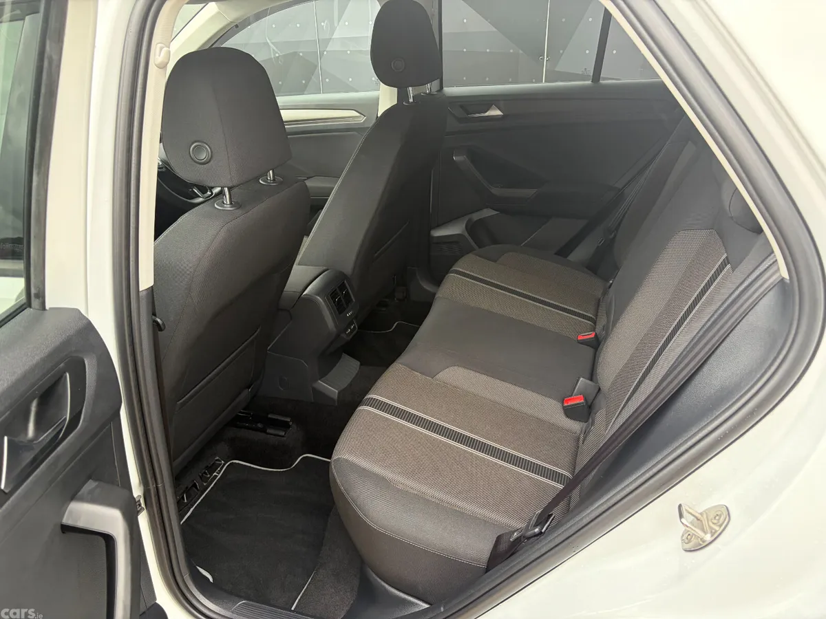 Volkswagen T-Roc Hatchback, Diesel, 2021, White