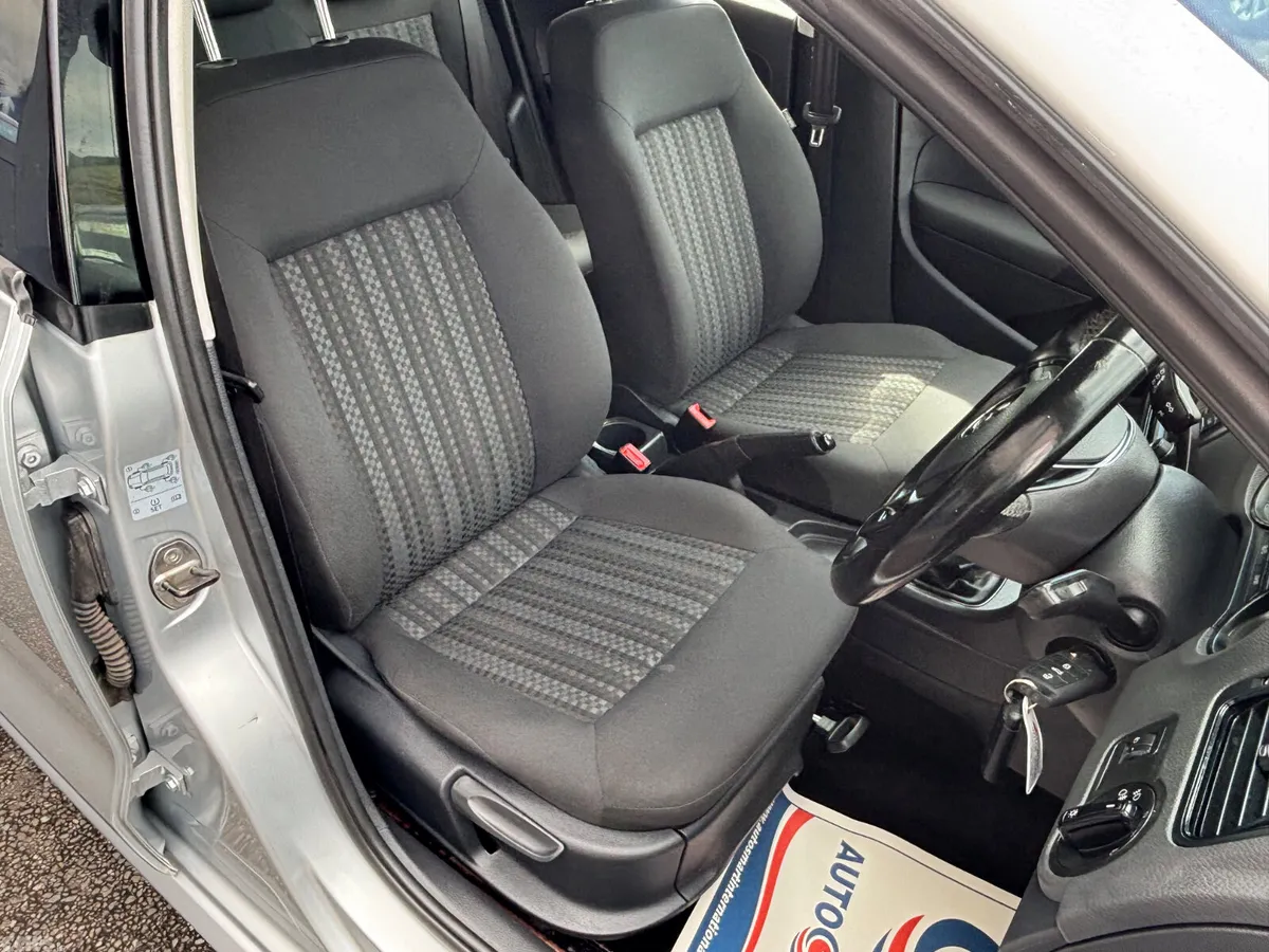 Volkswagen Polo Hatchback, Petrol, 2017, Silver