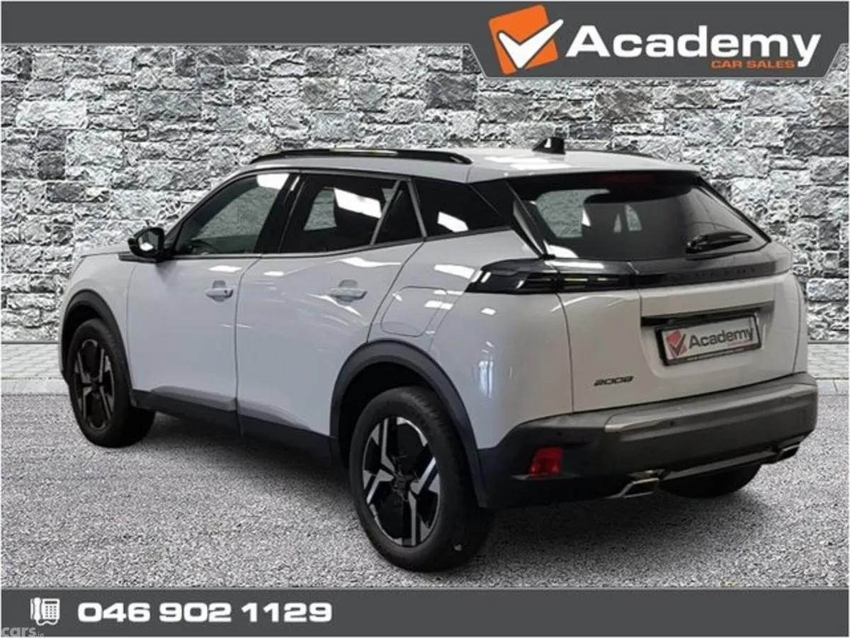 Peugeot 2008 MPV, Petrol, 2024, White