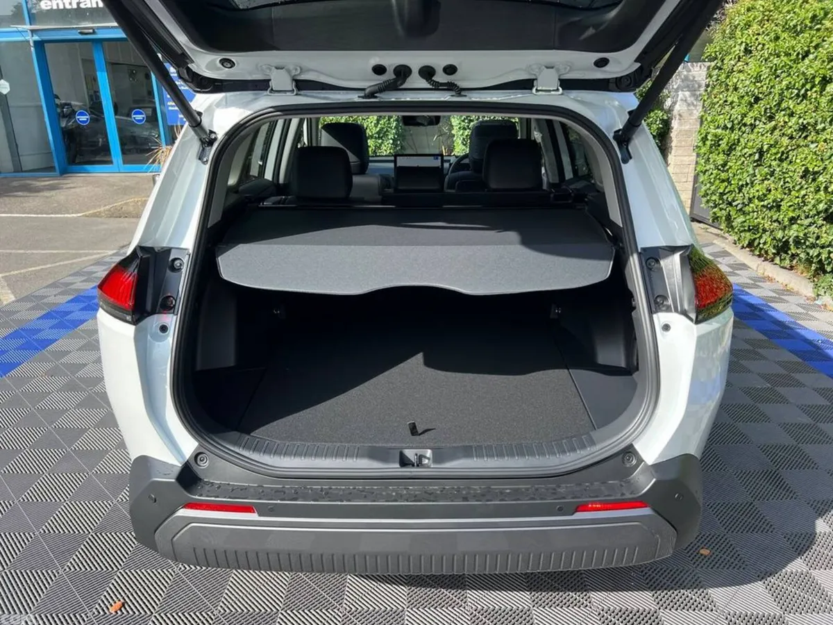 Toyota RAV4 SUV, Petrol Hybrid, 2026, White