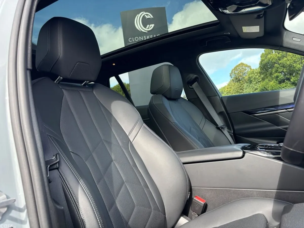 BMW 5-Series Estate, Petrol Plug-in Hybrid, 2025, Grey