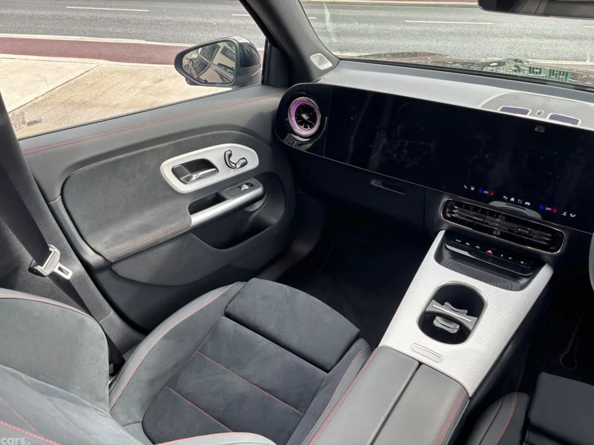 Mercedes-Benz GLB Estate, Electric, 2026, Black