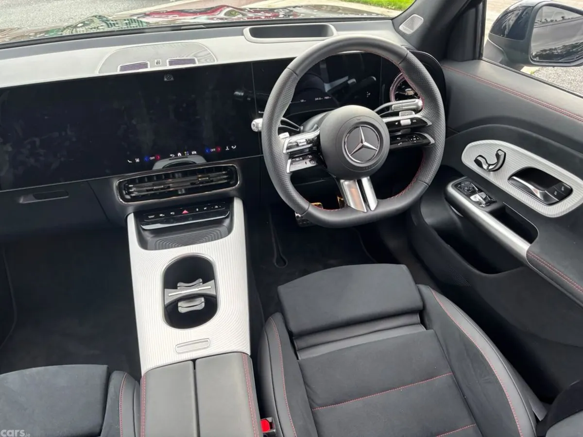 Mercedes-Benz GLB Estate, Electric, 2026, Black