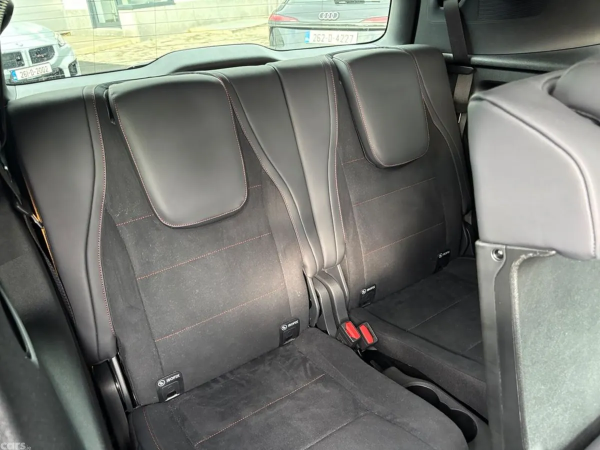 Mercedes-Benz GLB Estate, Electric, 2026, Black