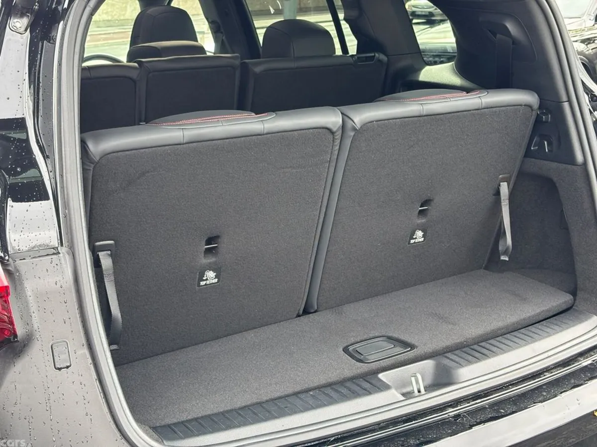 Mercedes-Benz GLB Estate, Electric, 2026, Black