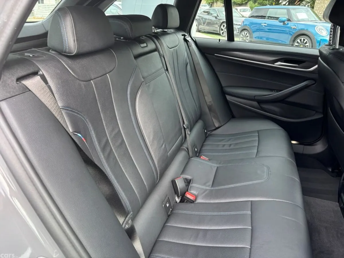 BMW 5-Series Estate, Petrol Plug-in Hybrid, 2021, Grey