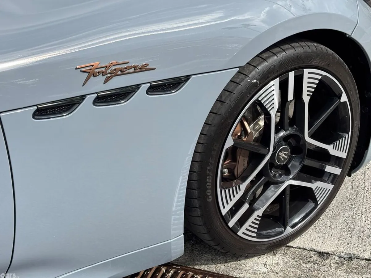 Maserati Other Convertible, Electric, 2024, Grey