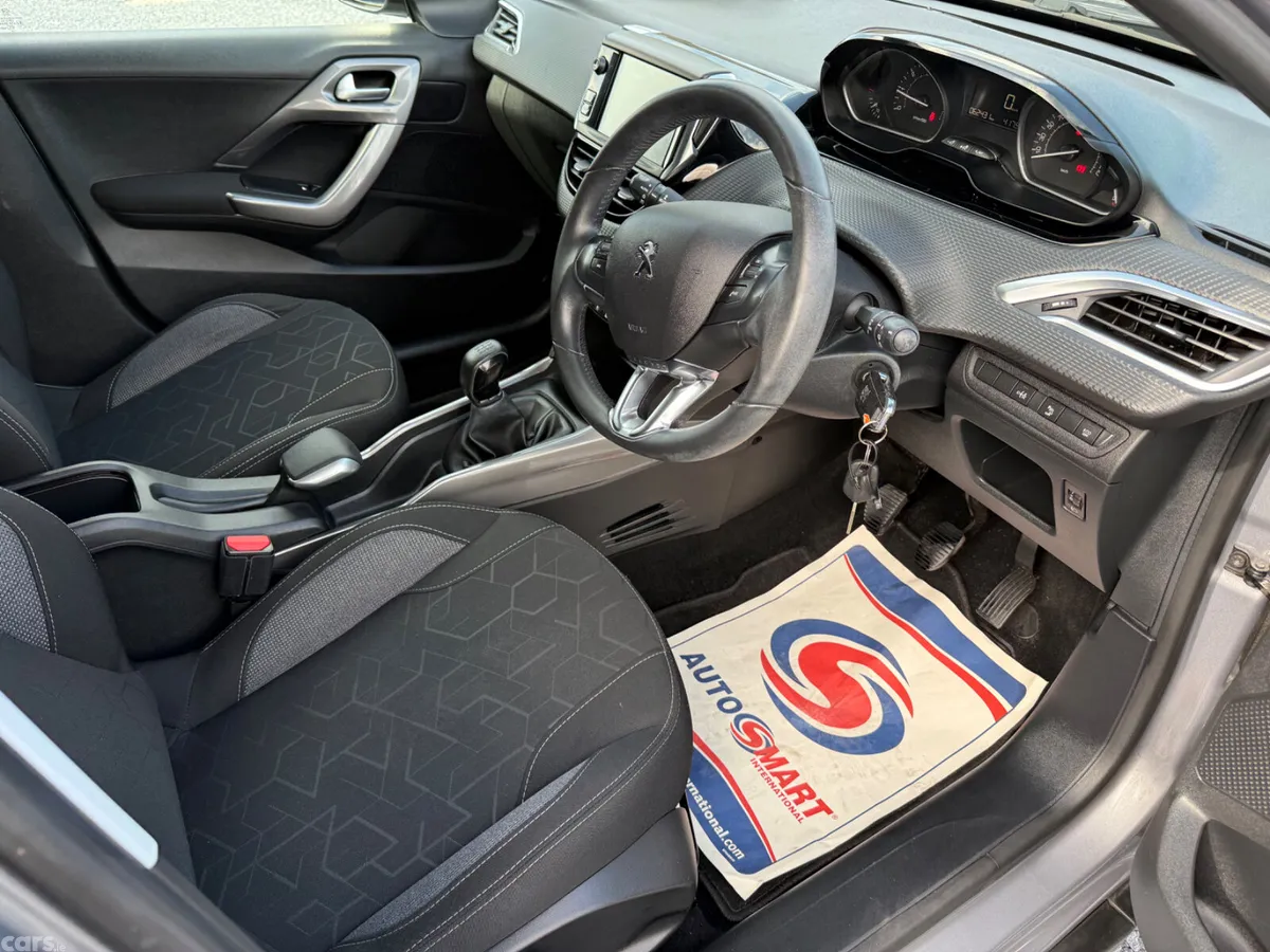 Peugeot 2008 Estate, Petrol, 2019, Grey