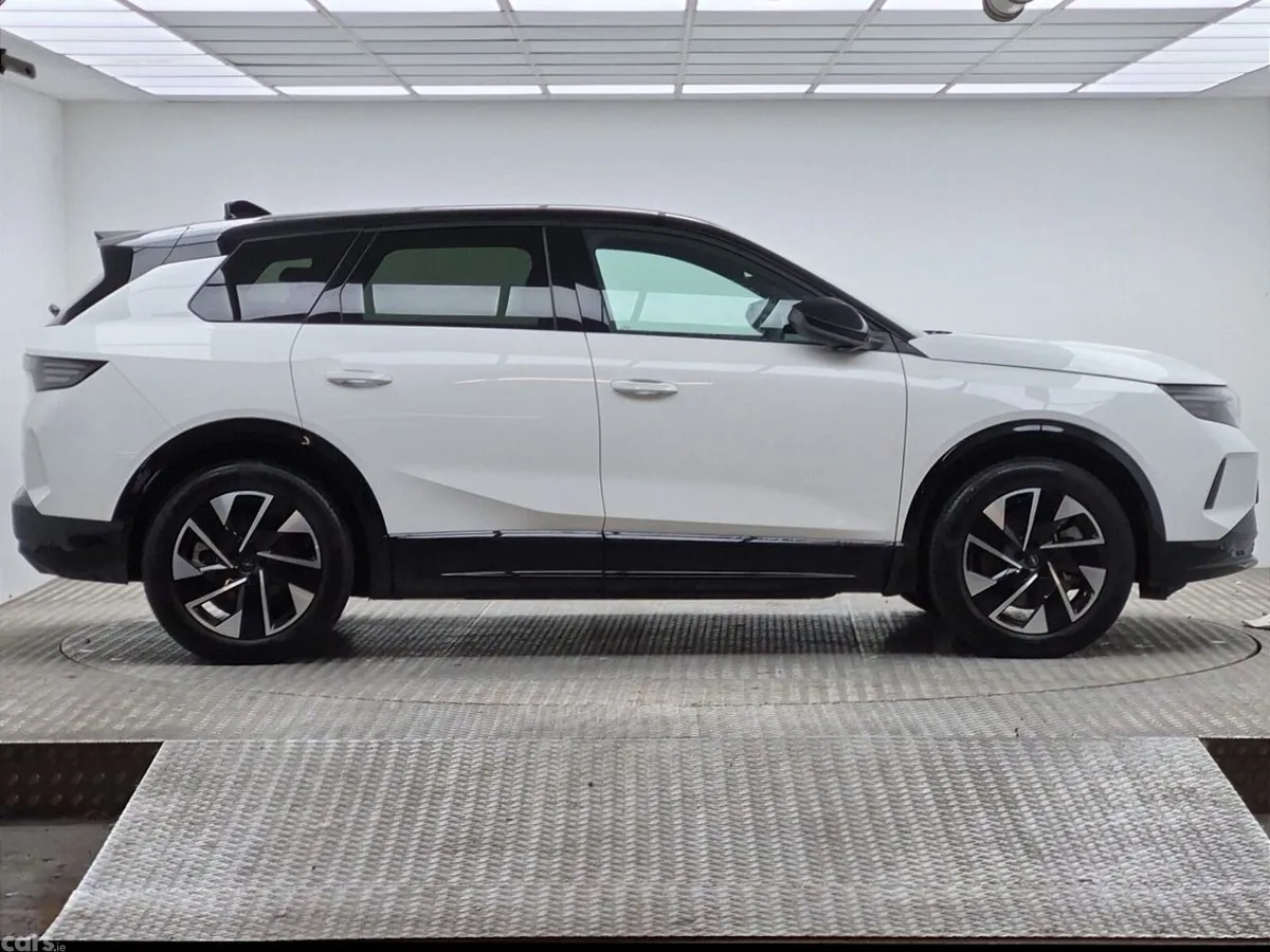 Opel Grandland SUV, Electric, 2026, White