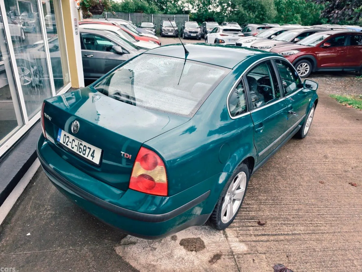 Volkswagen Passat Saloon, Diesel, 2002, Green