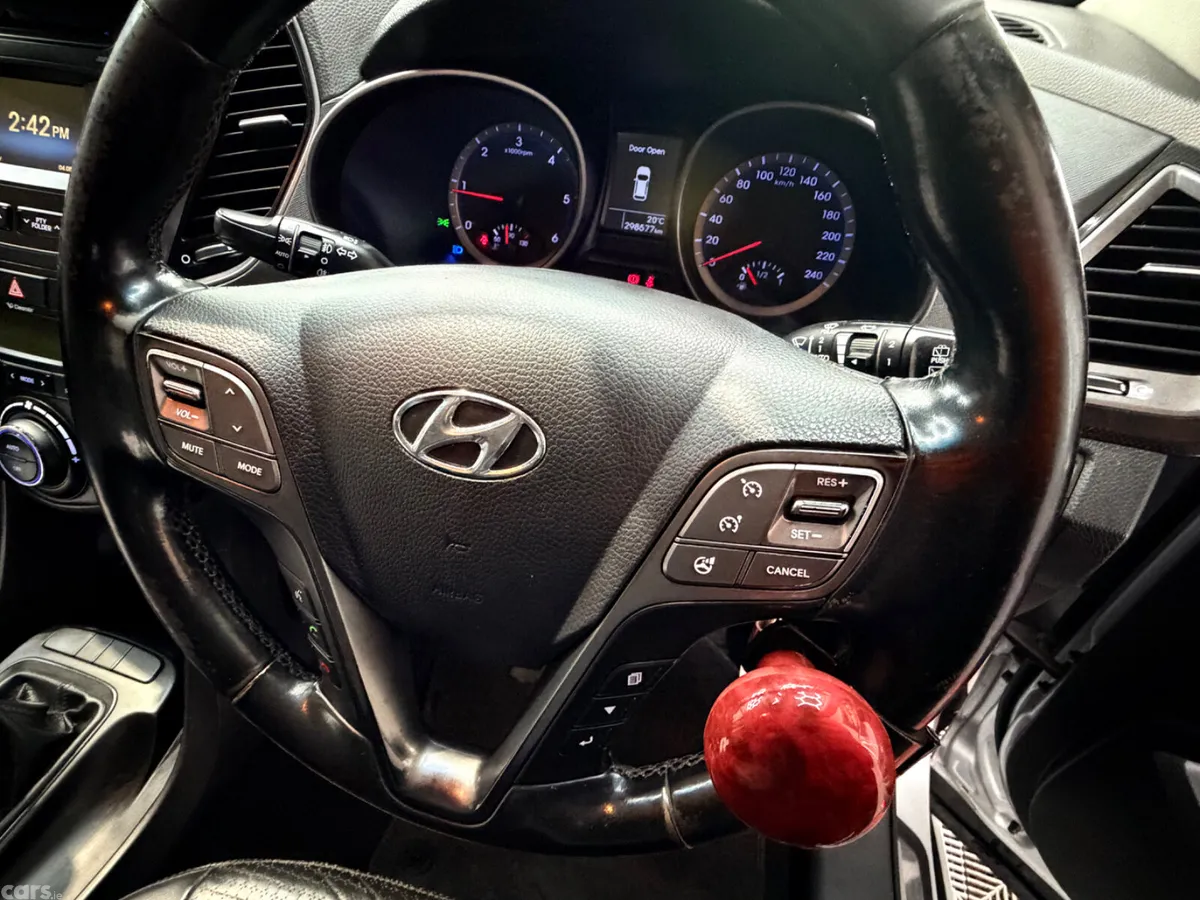 Hyundai Santa Fe SUV, Diesel, 2013, Silver