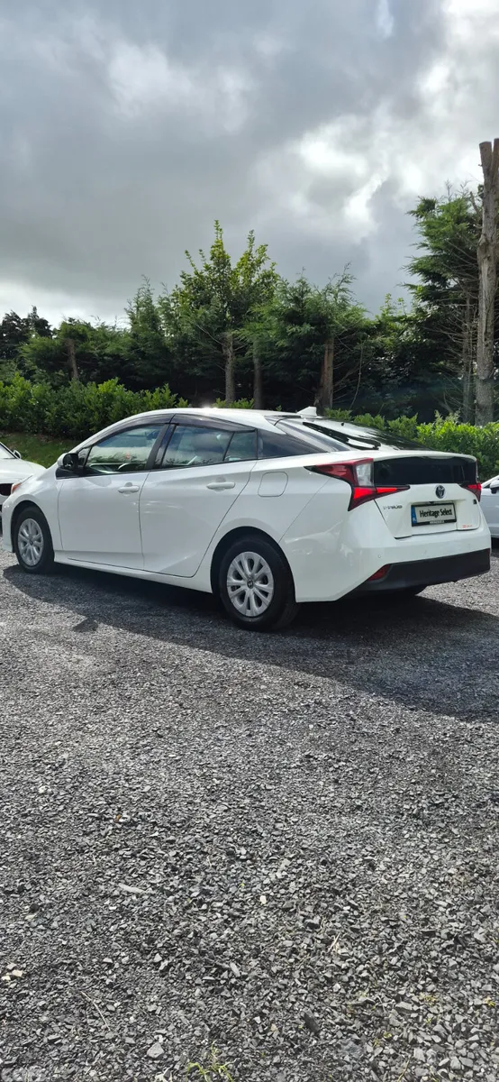 Toyota Prius Hatchback, Petrol Hybrid, 2020, White