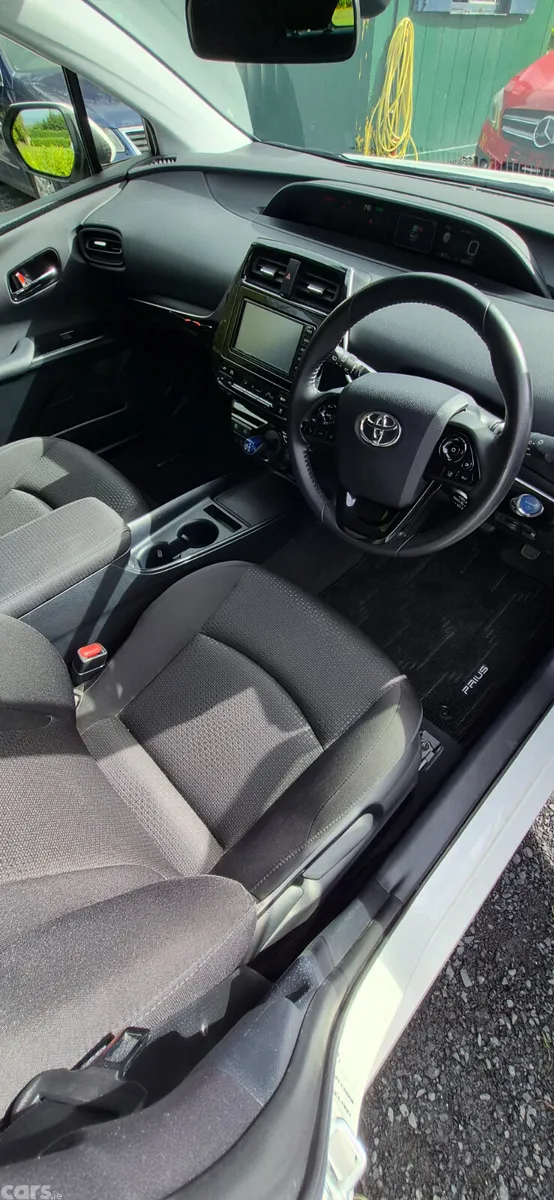Toyota Prius Hatchback, Petrol Hybrid, 2020, White