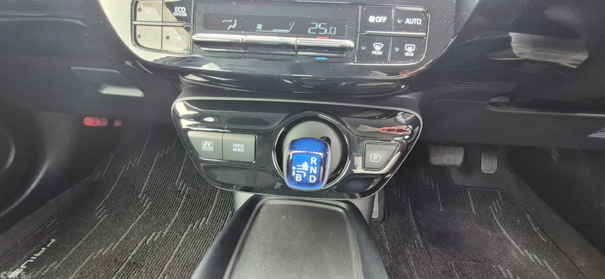Toyota Prius Hatchback, Petrol Hybrid, 2020, White
