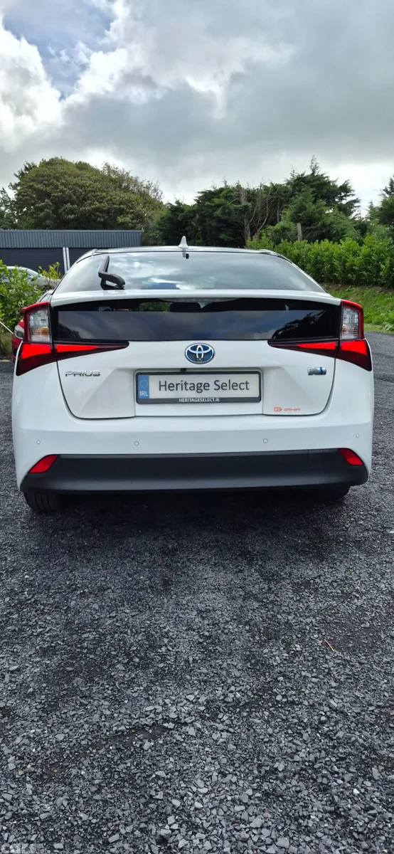 Toyota Prius Hatchback, Petrol Hybrid, 2020, White