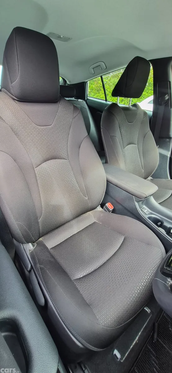 Toyota Prius Hatchback, Petrol Hybrid, 2020, White