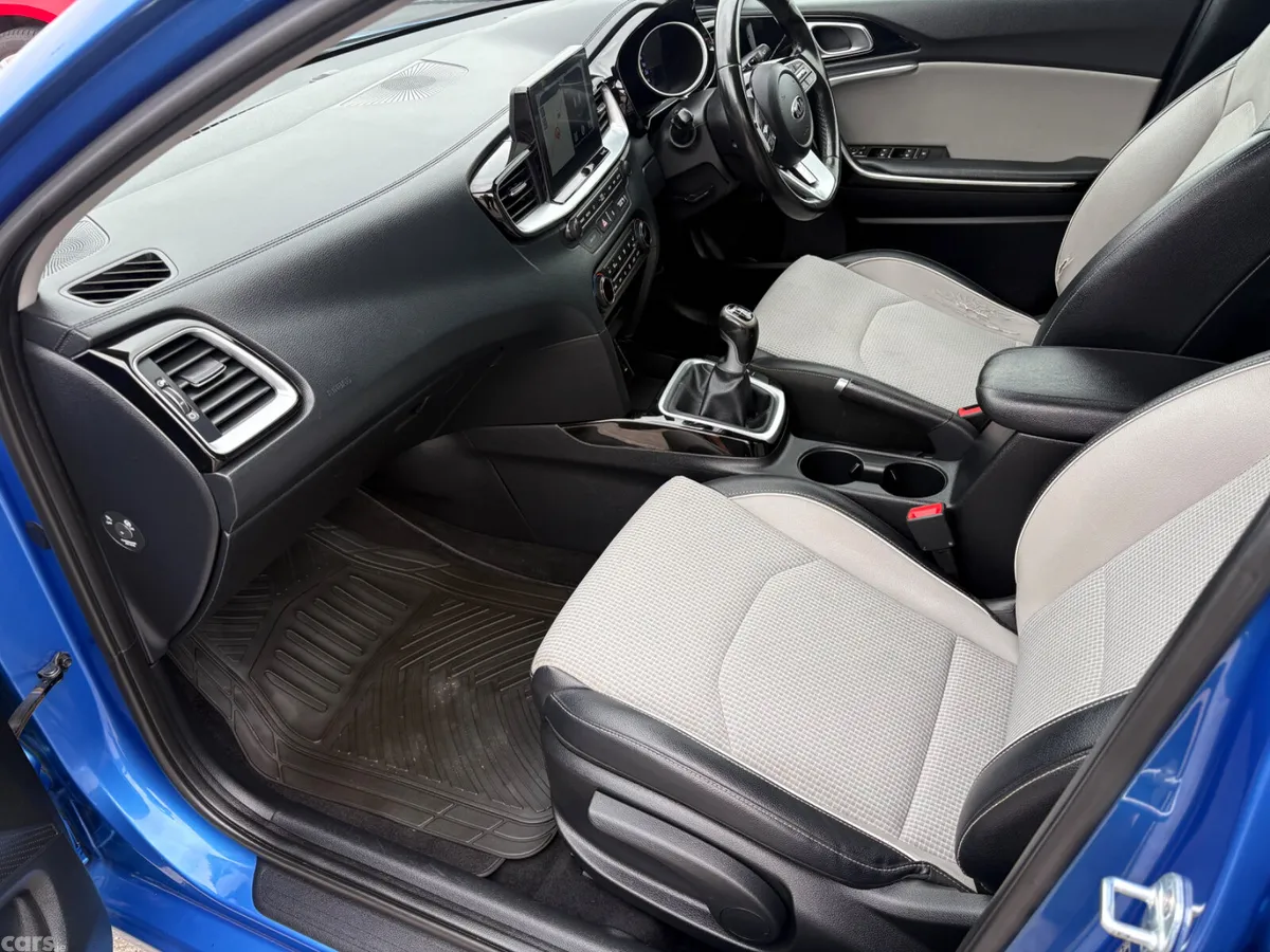 Kia Ceed Hatchback, Diesel, 2018, Blue