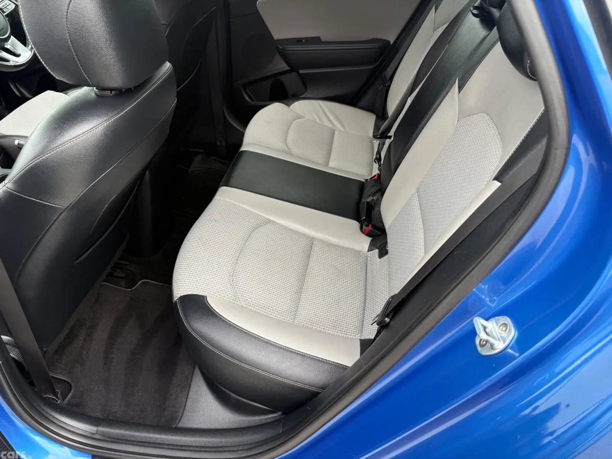 Kia Ceed Hatchback, Diesel, 2018, Blue