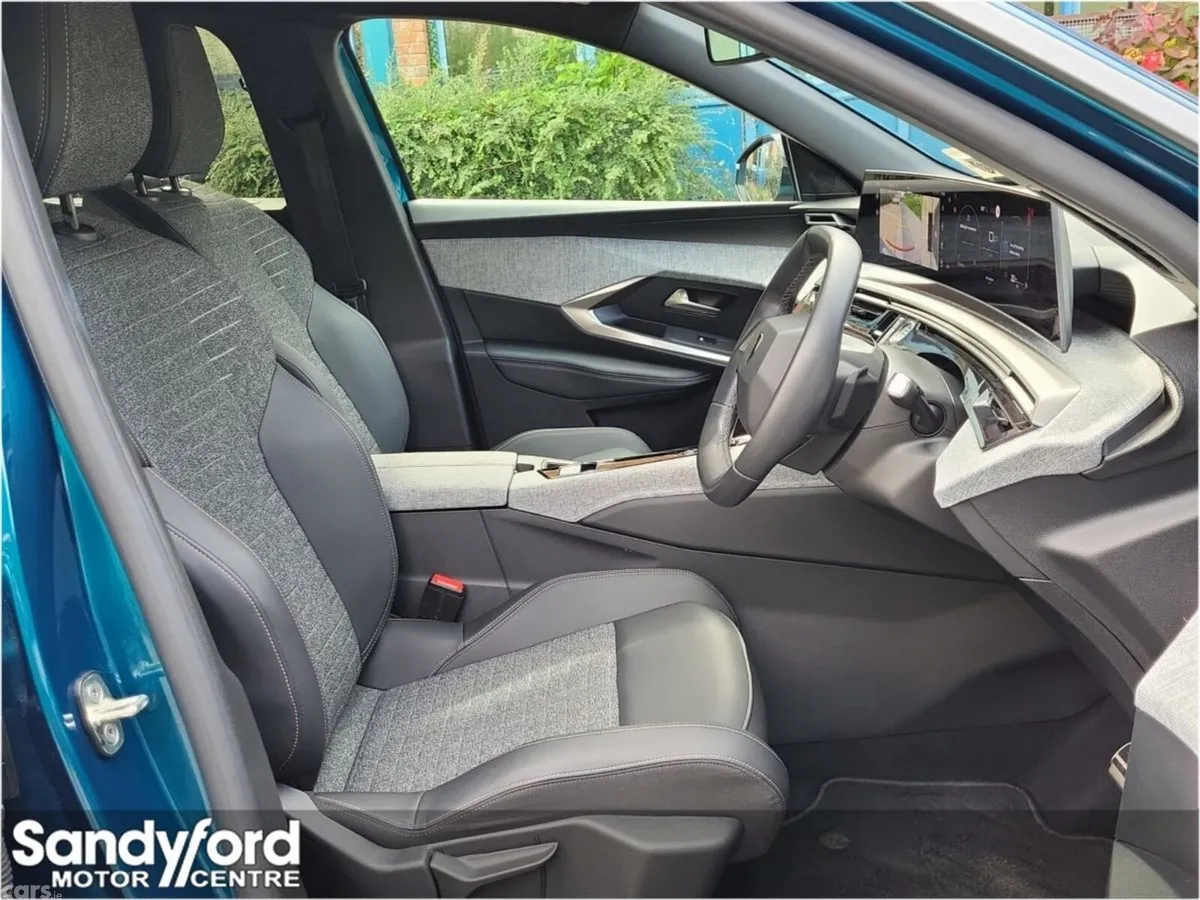 Peugeot 5008 SUV, Petrol, 2026, Blue