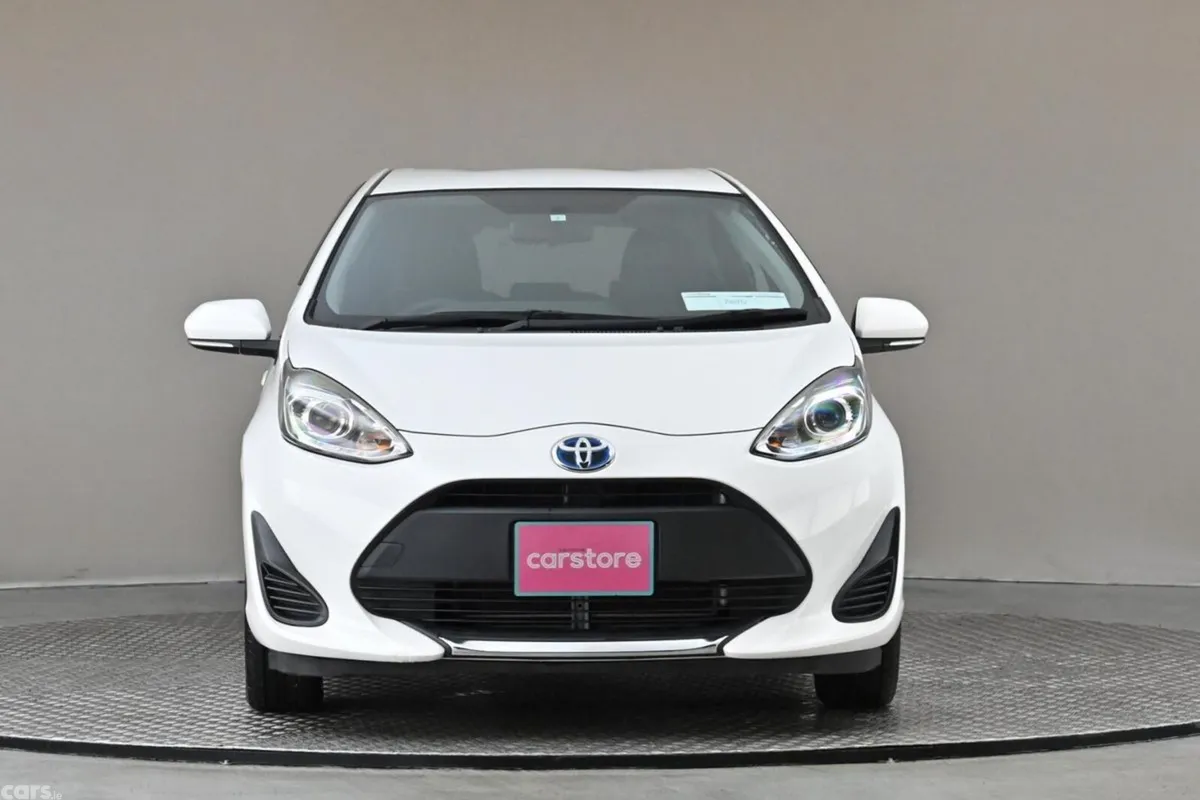Toyota Aqua Hatchback, Petrol Hybrid, 2020, White