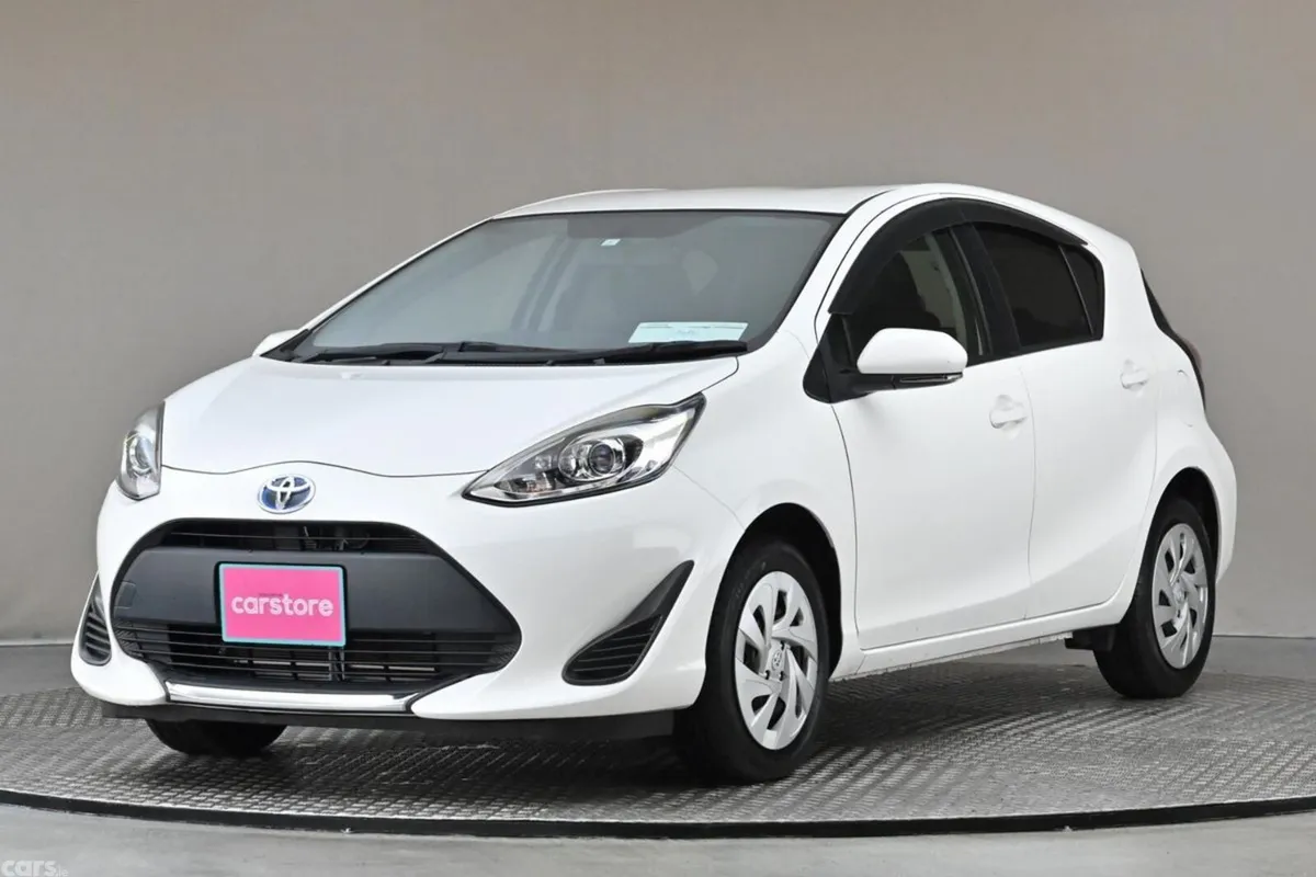 Toyota Aqua Hatchback, Petrol Hybrid, 2020, White