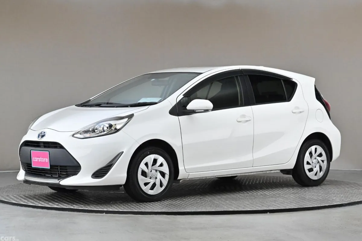 Toyota Aqua Hatchback, Petrol Hybrid, 2020, White