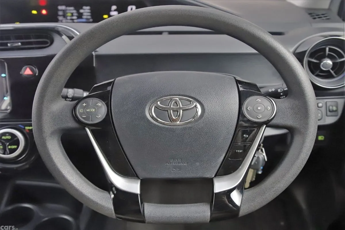 Toyota Aqua Hatchback, Petrol Hybrid, 2020, White