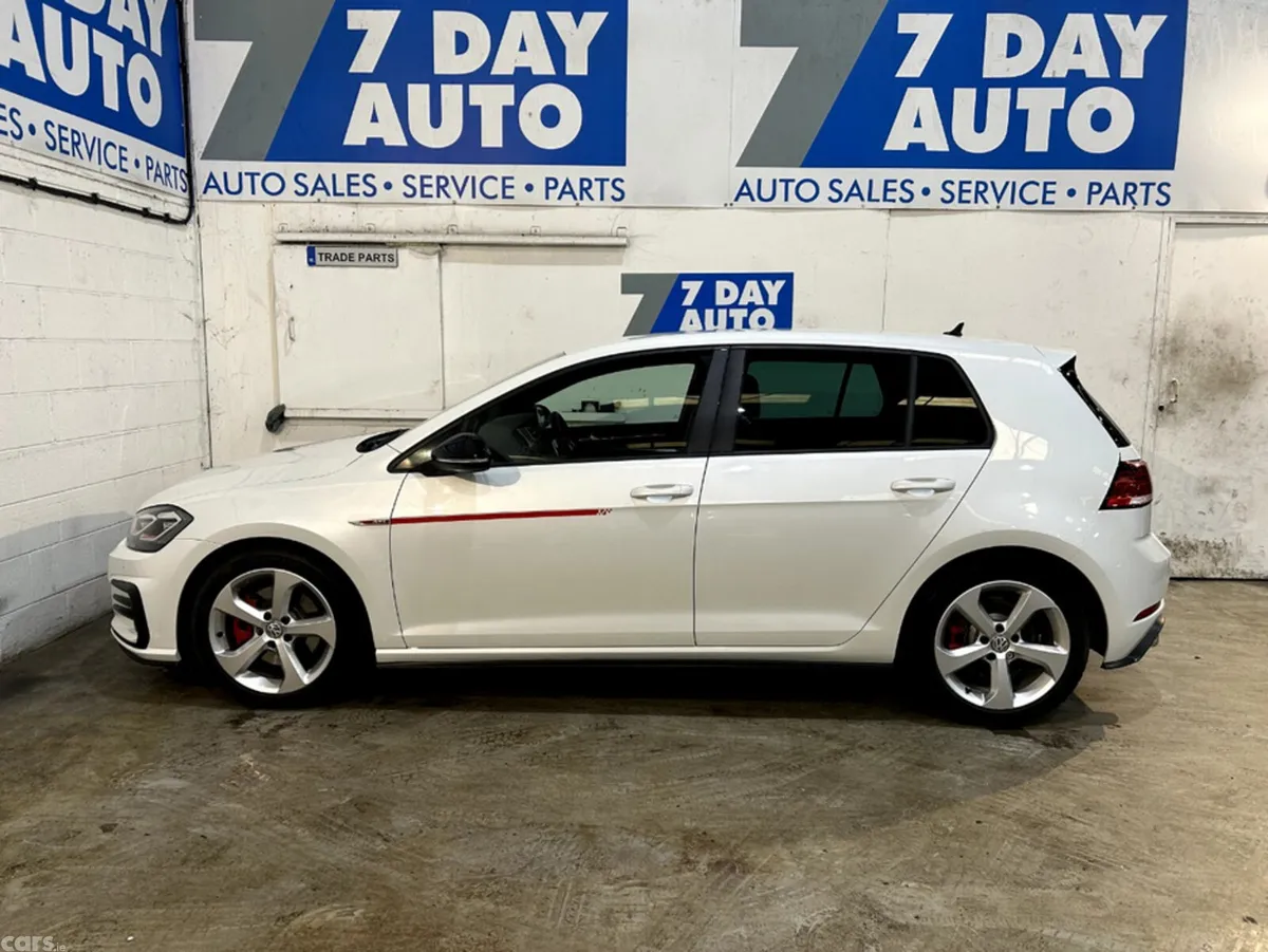 Volkswagen Golf Hatchback, Petrol, 2017, White