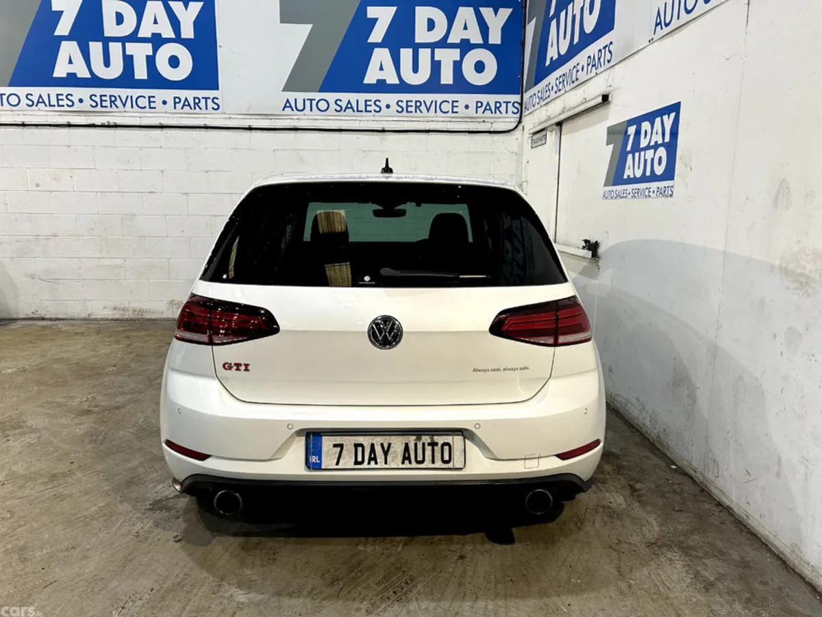 Volkswagen Golf Hatchback, Petrol, 2017, White