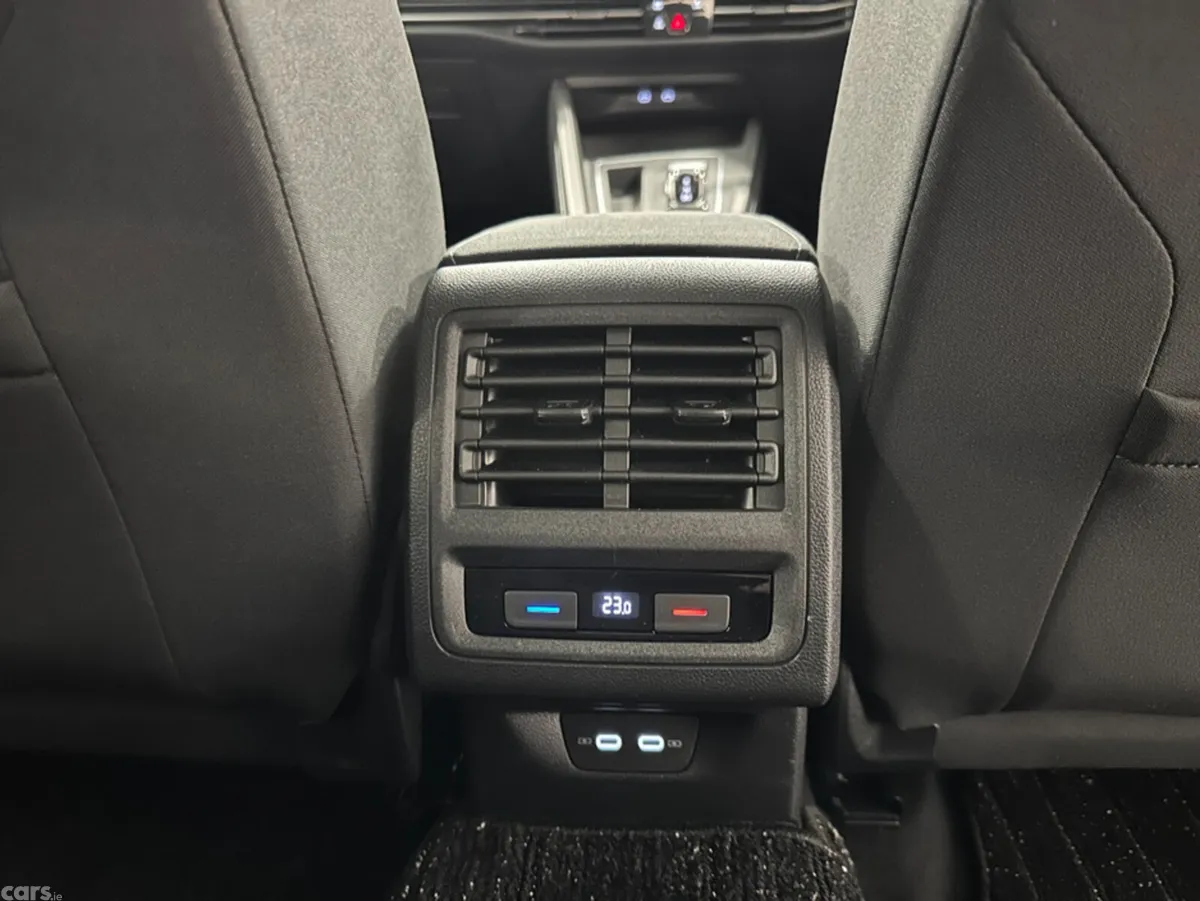 Volkswagen Golf Hatchback, Petrol, 2021, White