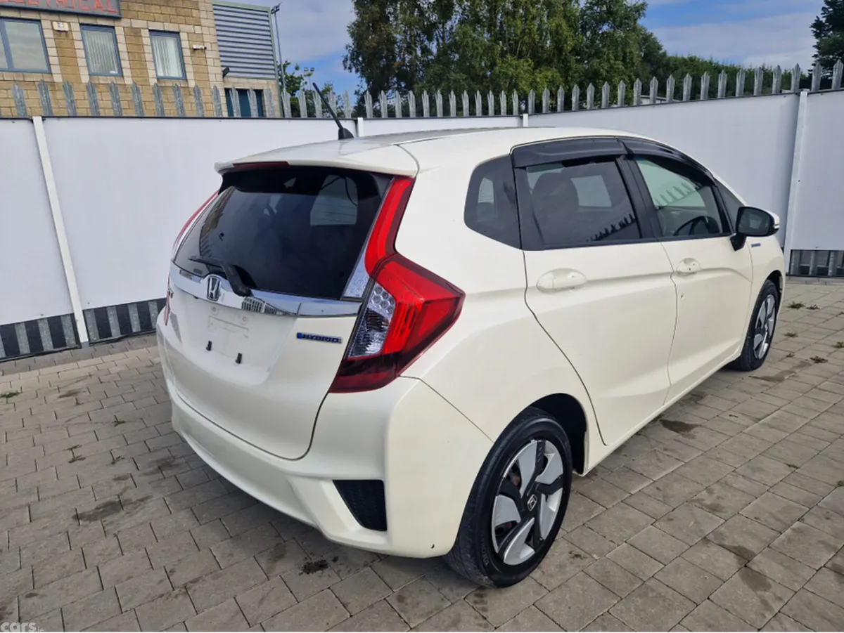 Honda Fit Hatchback, Petrol Hybrid, 2014, White