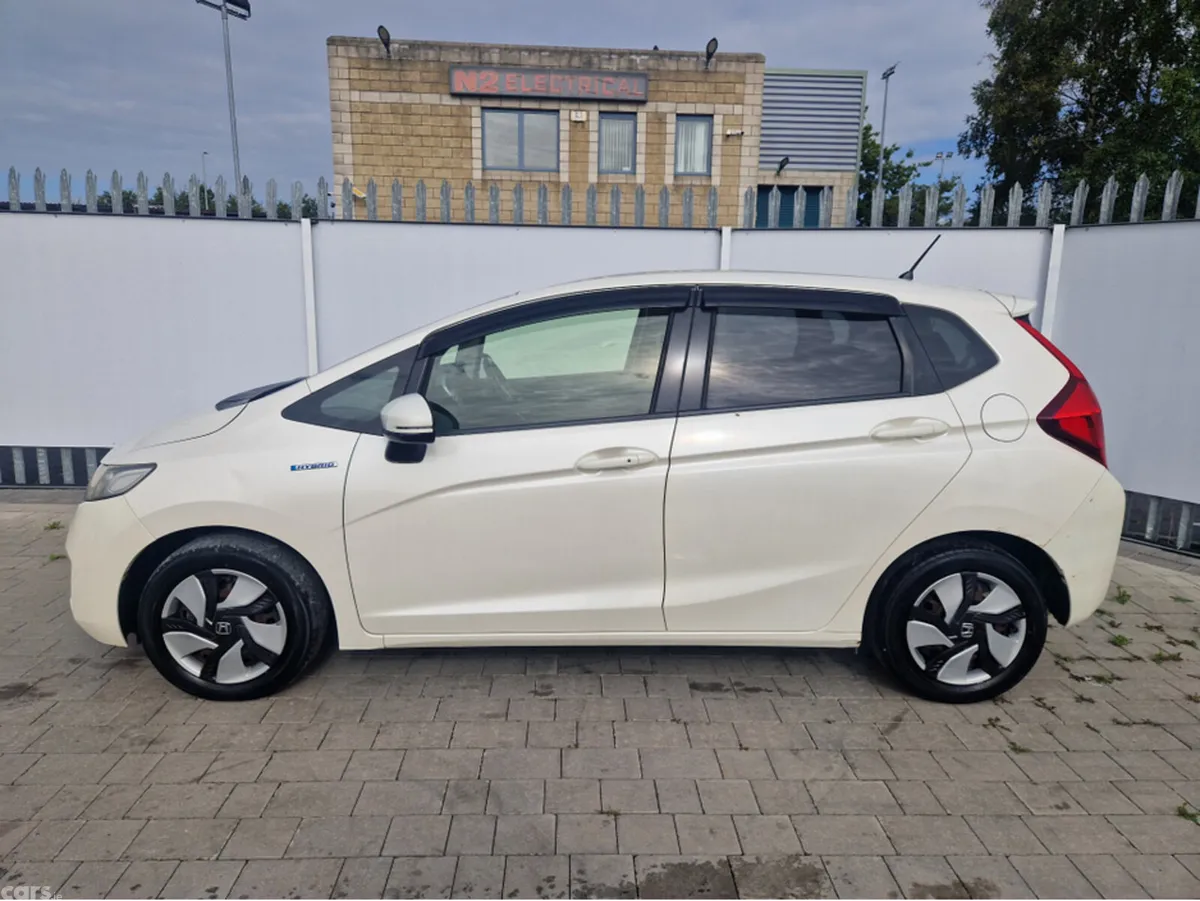 Honda Fit Hatchback, Petrol Hybrid, 2014, White