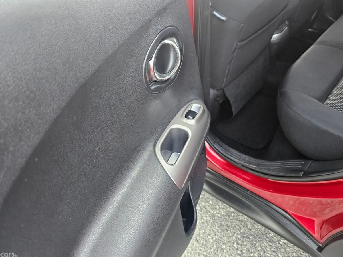 Nissan Juke MPV, Petrol, 2017, Red