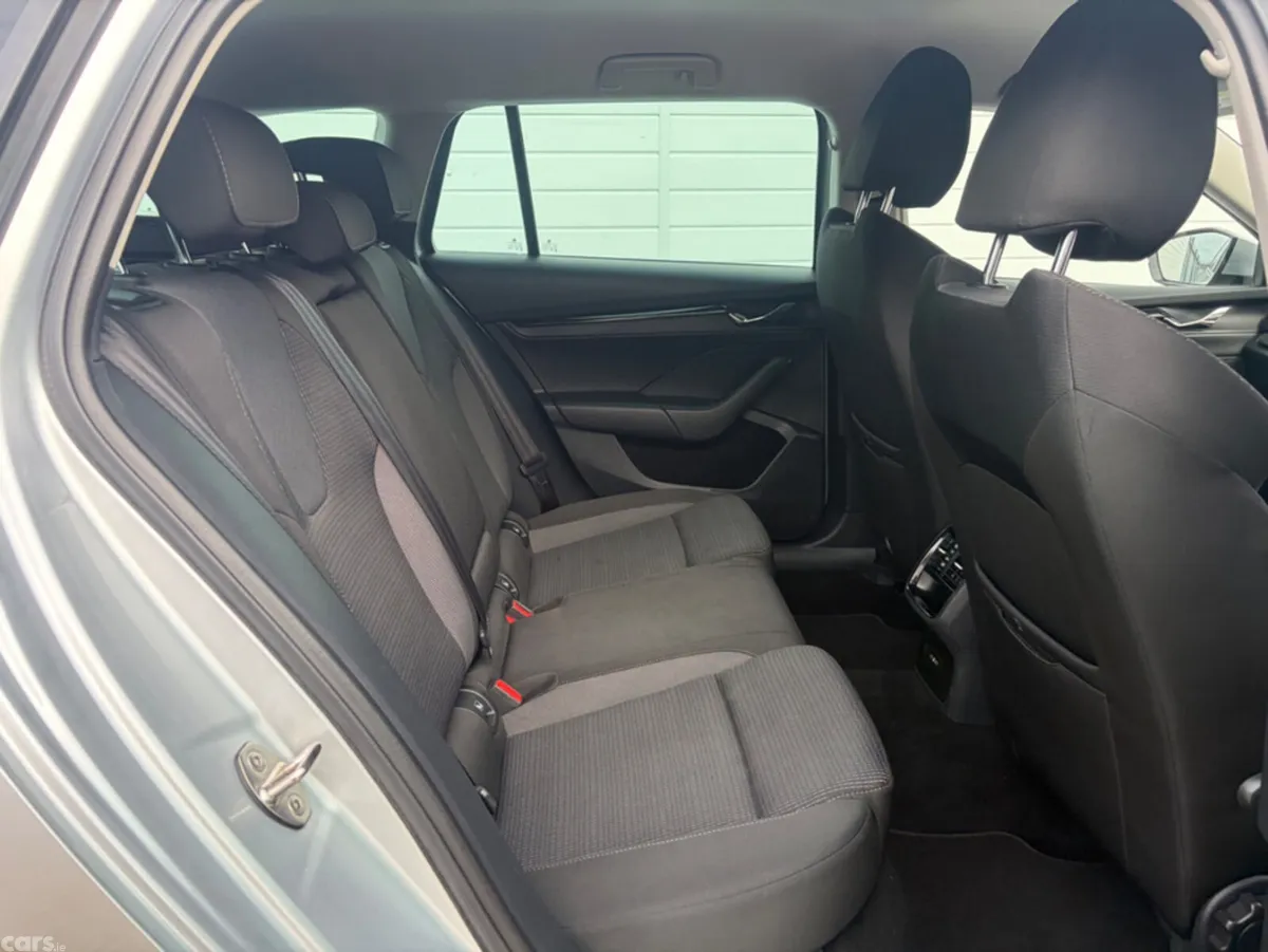 Skoda Octavia Estate, Diesel, 2021, Grey