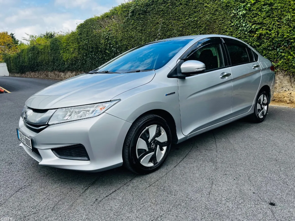 Honda Grace Saloon, Petrol Hybrid, 2015, Silver