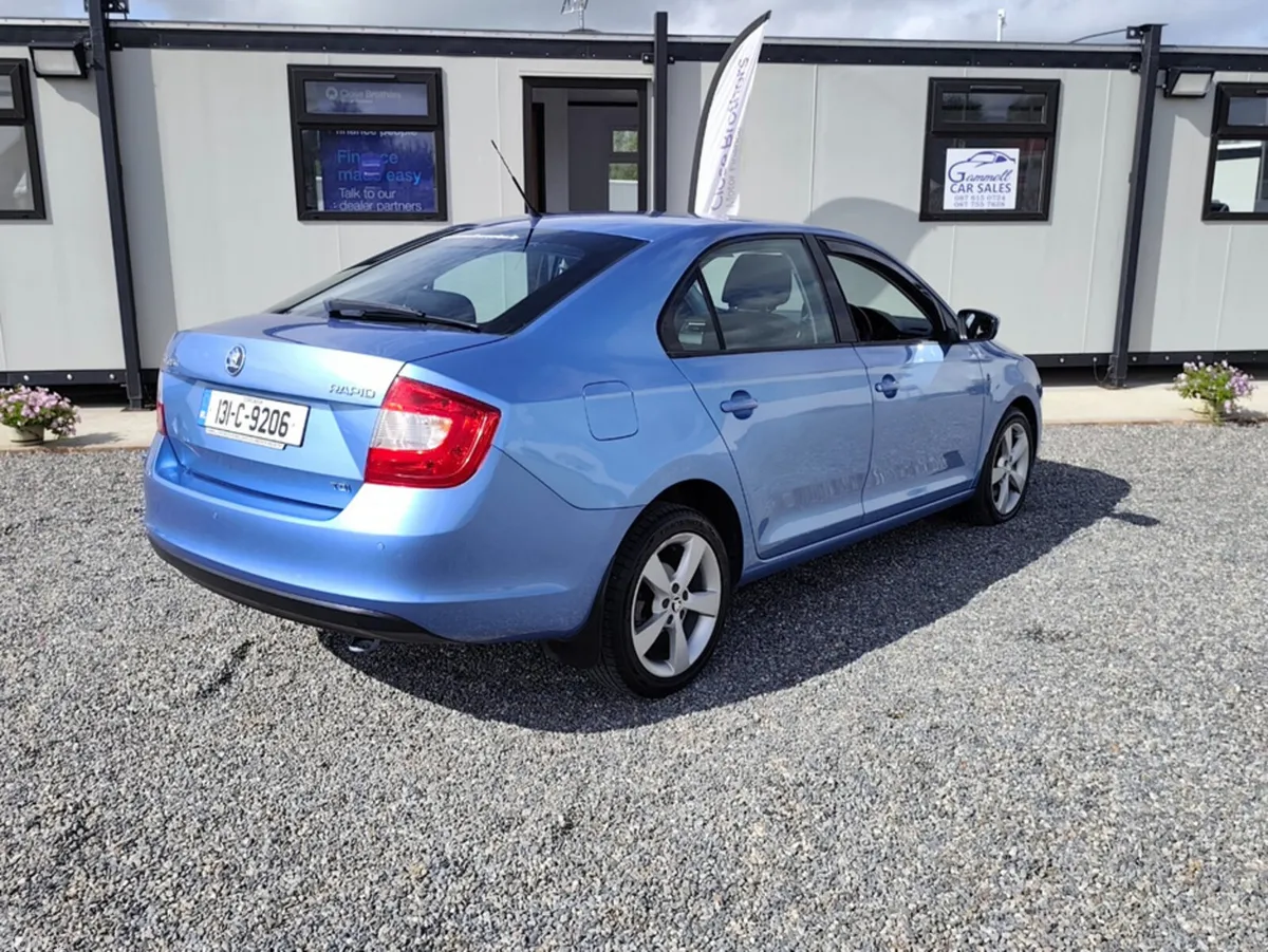 Skoda Rapid Hatchback, Diesel, 2013, Blue