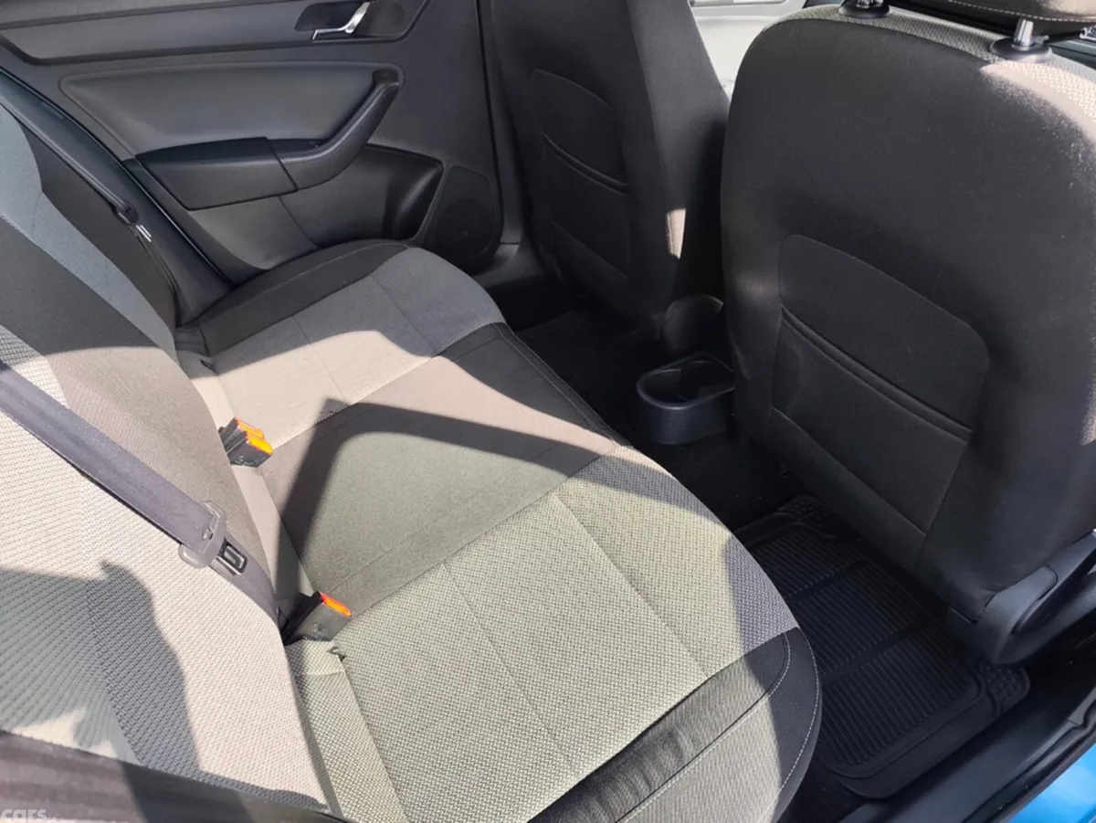 Skoda Rapid Hatchback, Diesel, 2013, Blue