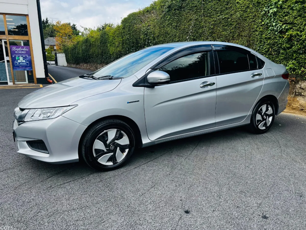 Honda Grace Saloon, Petrol Hybrid, 2015, Silver