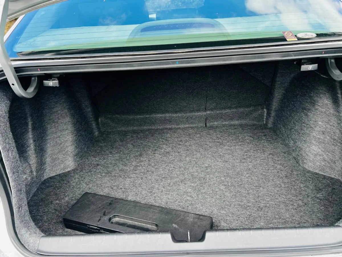 Honda Grace Saloon, Petrol Hybrid, 2015, Silver