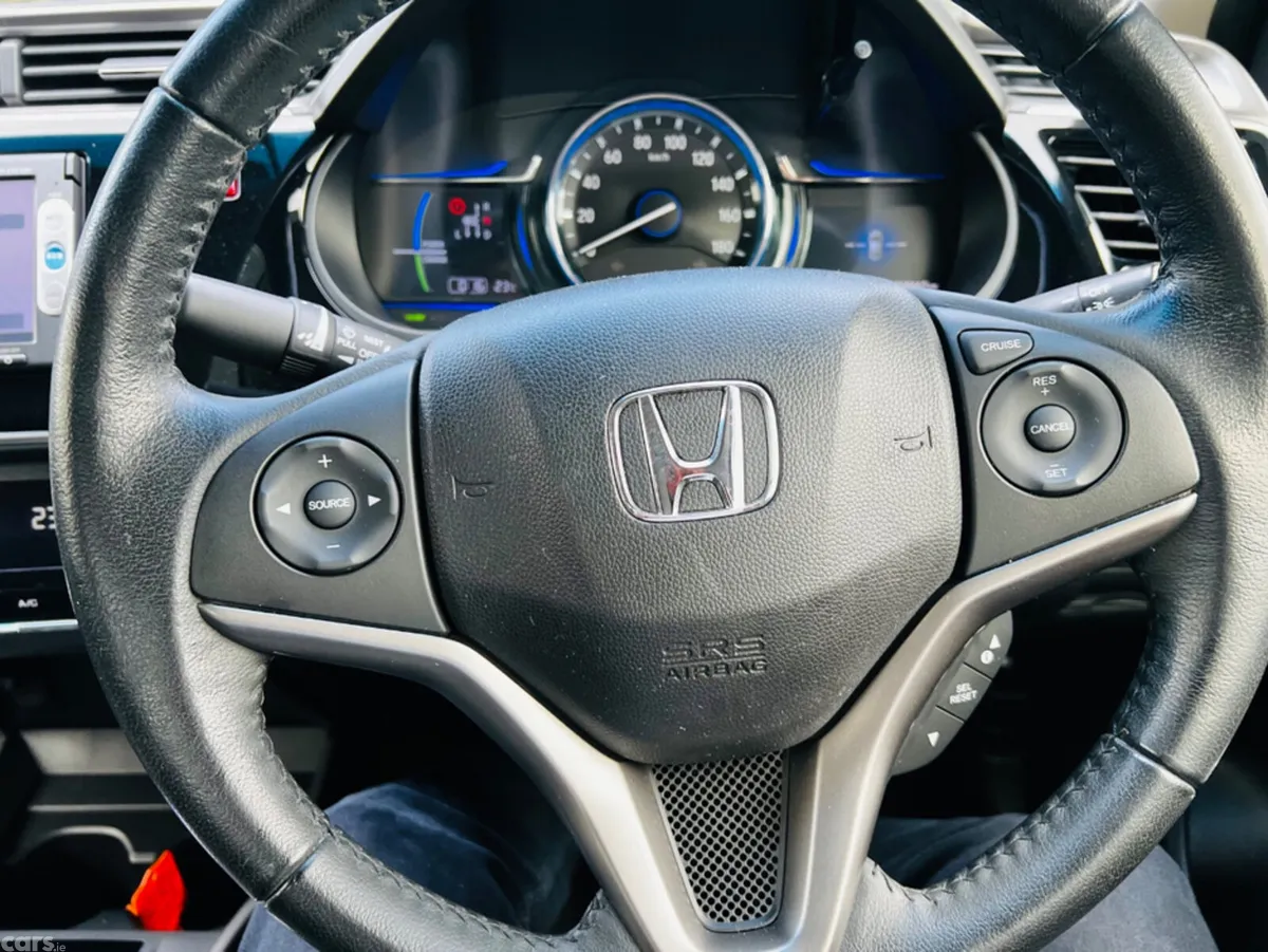 Honda Grace Saloon, Petrol Hybrid, 2015, Silver