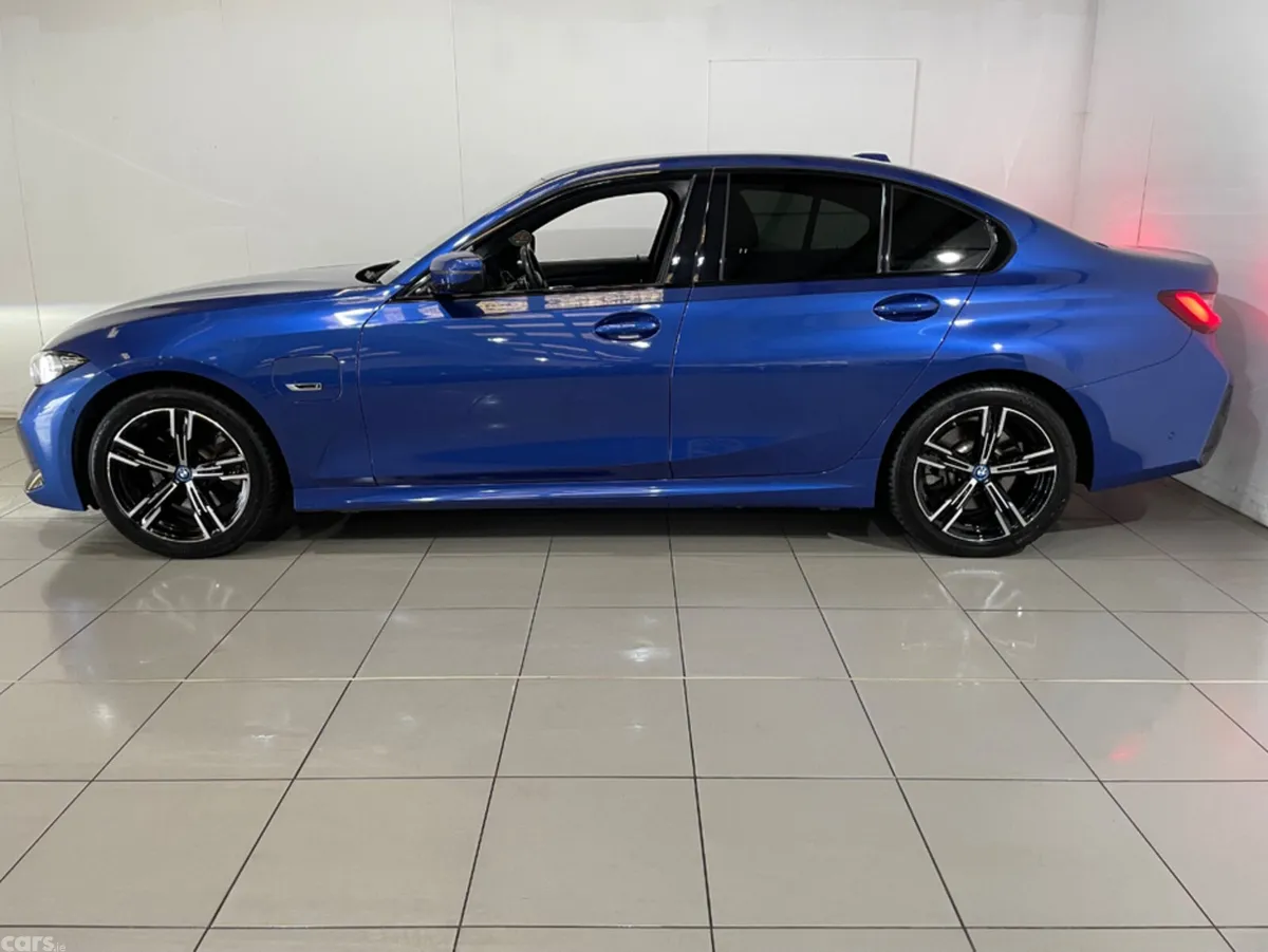 BMW 3-Series Saloon, Petrol Plug-in Hybrid, 2023, Blue