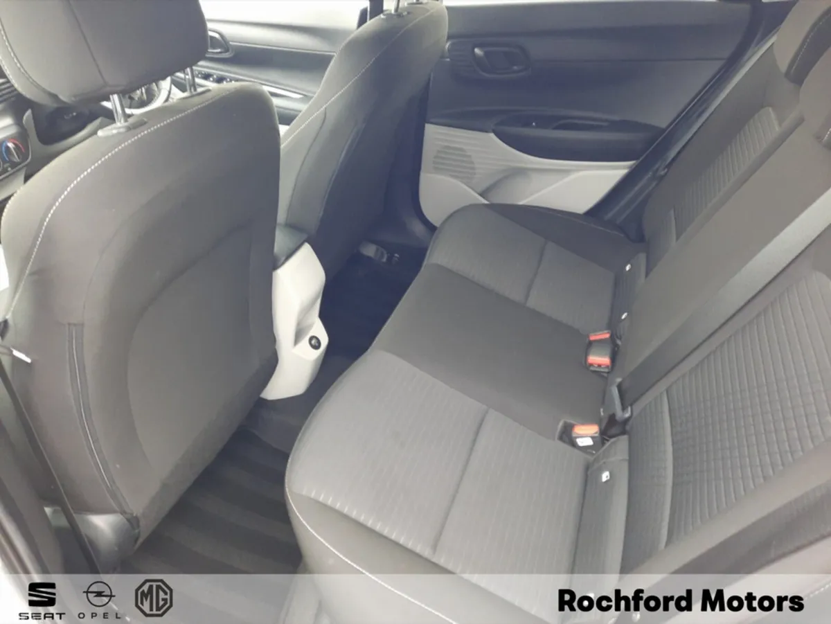 Hyundai i20 Hatchback, Petrol, 2023, Grey