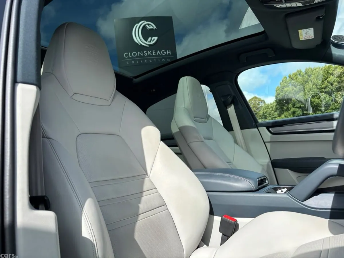 Porsche Cayenne SUV, Petrol Plug-in Hybrid, 2023, Black