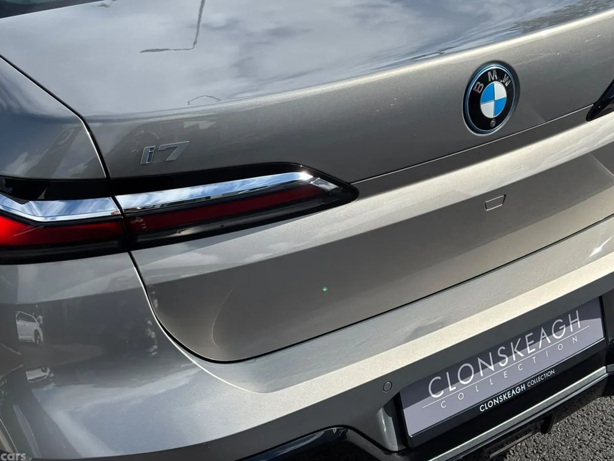 BMW i7 Saloon, Electric, 2025, Grey